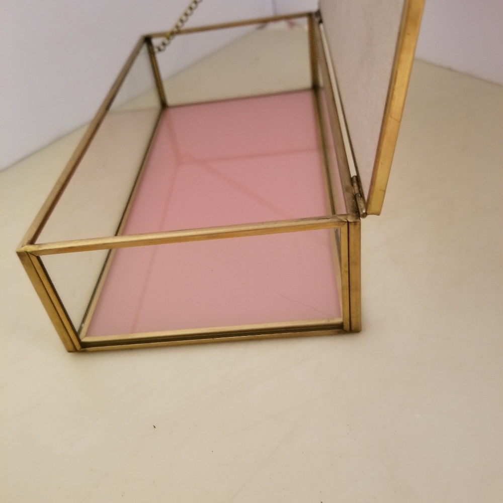 Elegant Pink and Gold Glass Jewelry Box - Picture 3 of 7